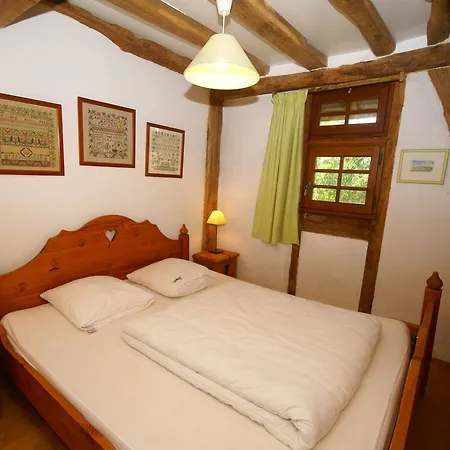 펜션 Vintage Holiday In With Spacious Garden